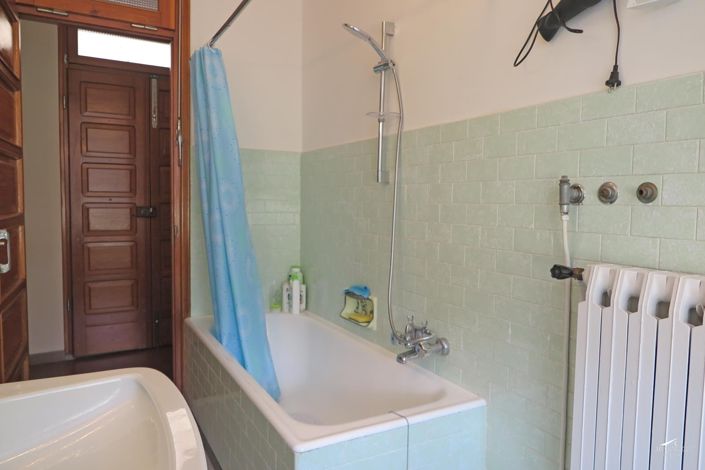 Image No.31-3 Bed Property for sale