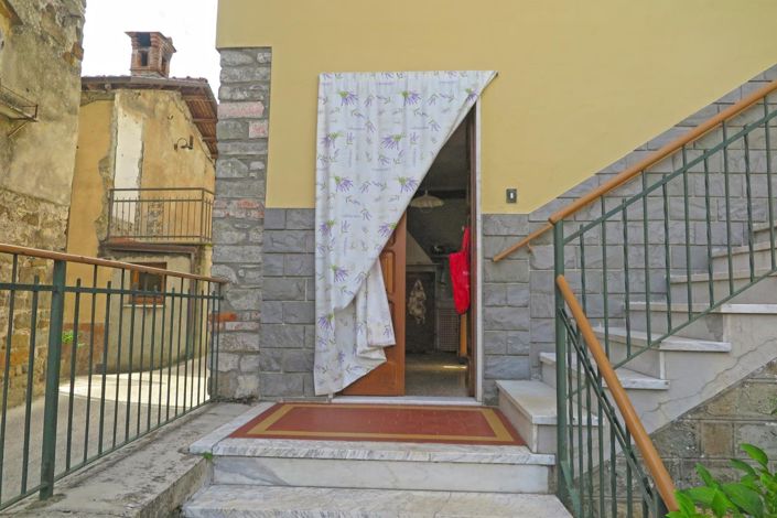 Image No.40-3 Bed Property for sale