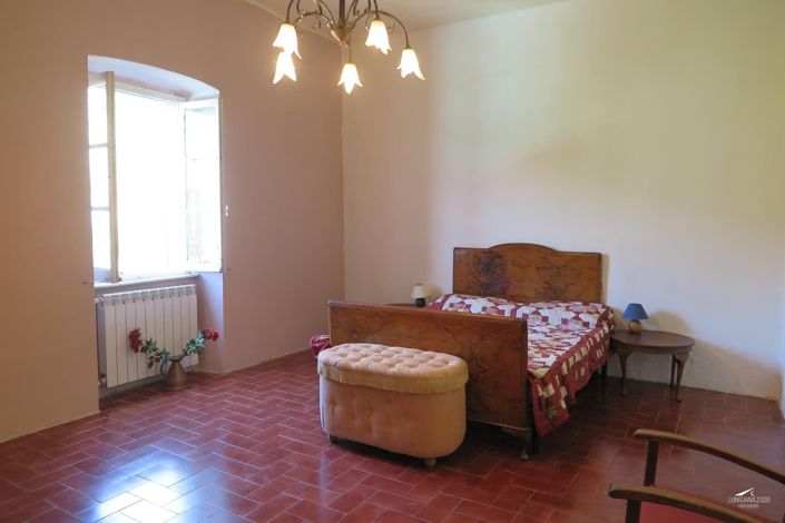 Image No.11-5 Bed Property for sale