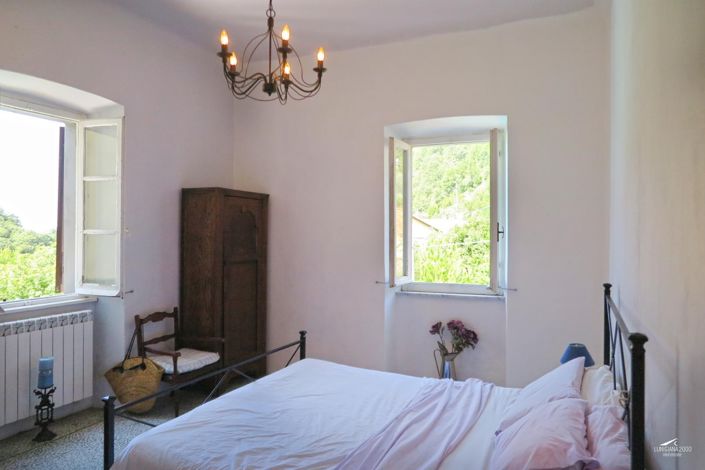 Image No.15-5 Bed Property for sale