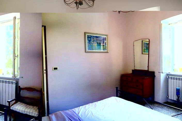 Image No.17-5 Bed Property for sale