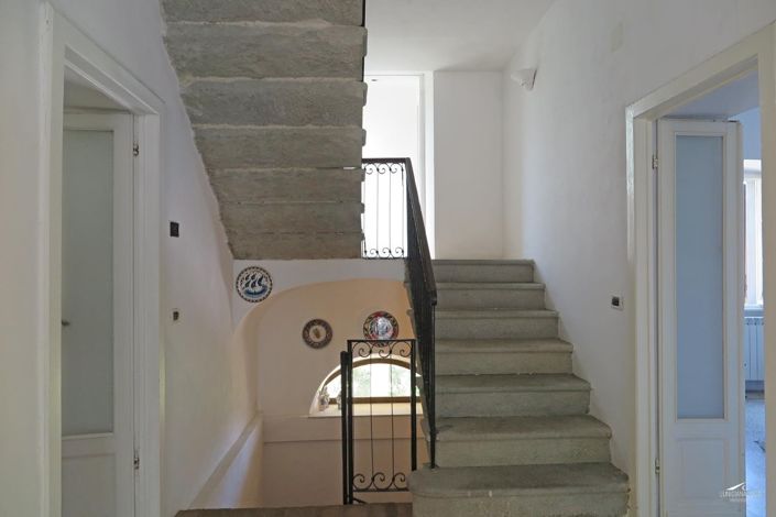Image No.22-5 Bed Property for sale