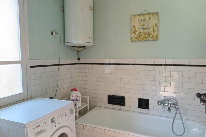 Image No.27-5 Bed Property for sale