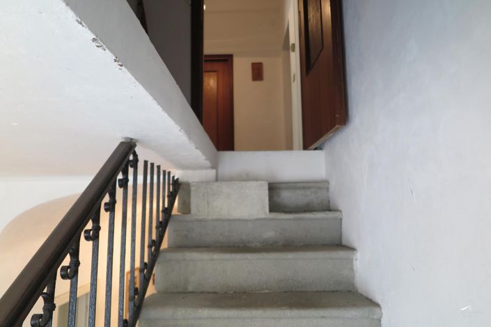 Image No.30-5 Bed Property for sale