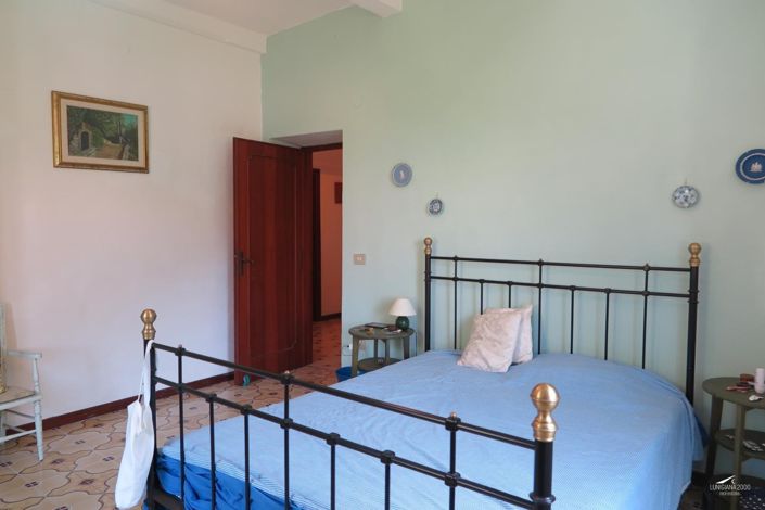 Image No.36-5 Bed Property for sale