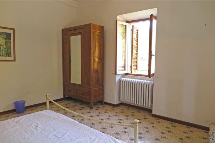 Image No.39-5 Bed Property for sale