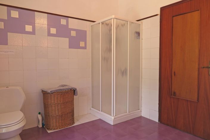 Image No.43-5 Bed Property for sale