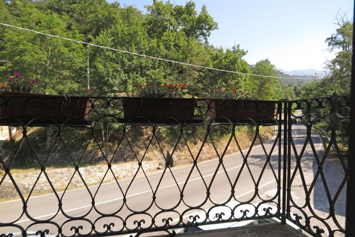 Image No.46-5 Bed Property for sale