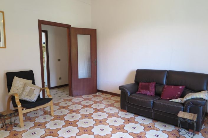 Image No.55-5 Bed Property for sale