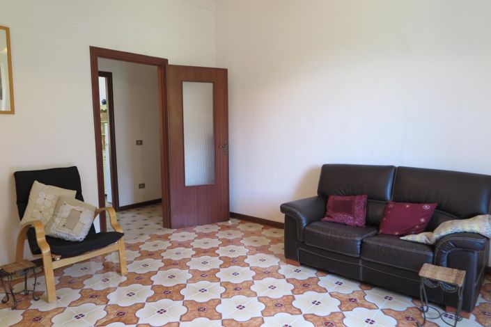 Image No.55-5 Bed Property for sale