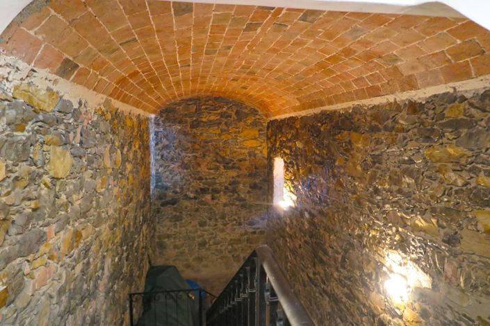 Image No.61-5 Bed Property for sale