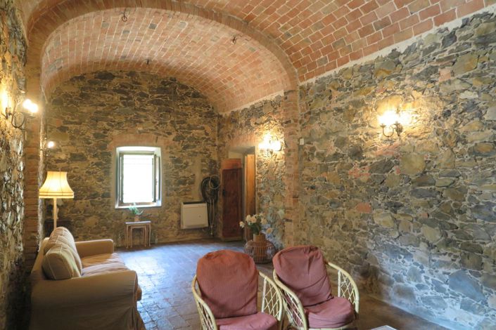 Image No.72-5 Bed Property for sale