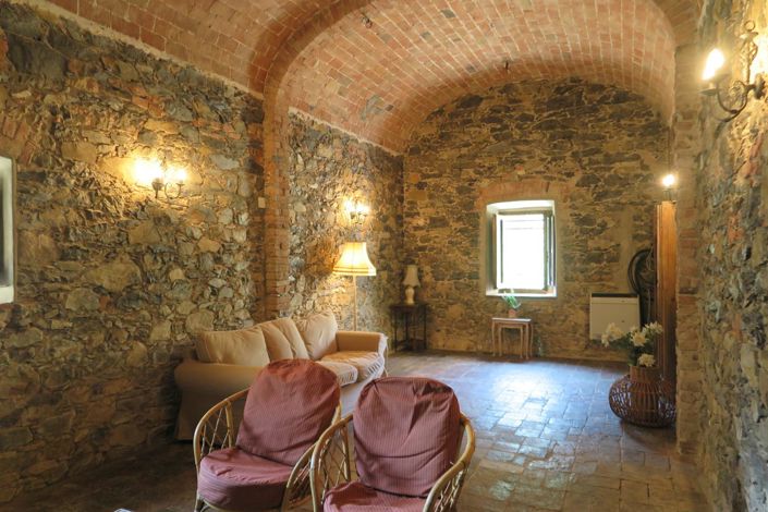 Image No.73-5 Bed Property for sale