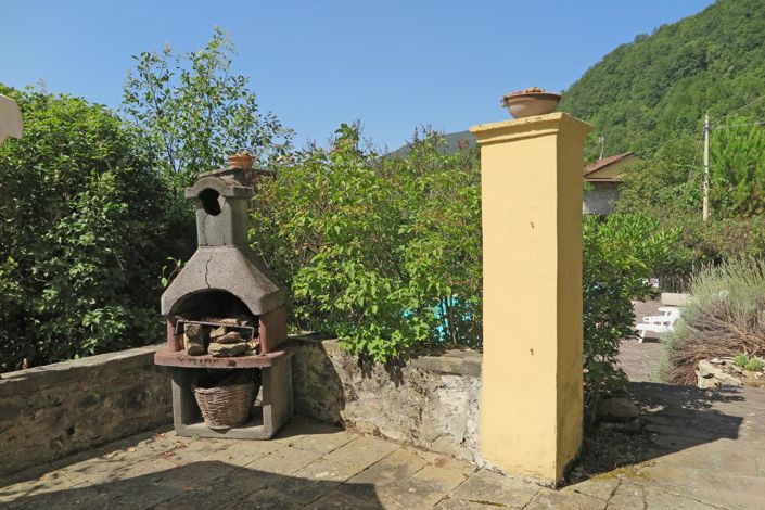 Image No.75-5 Bed Property for sale