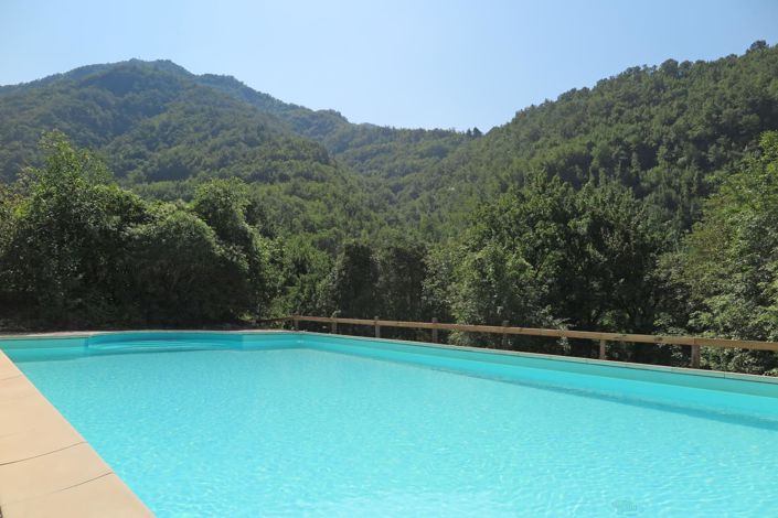 Image No.79-5 Bed Property for sale