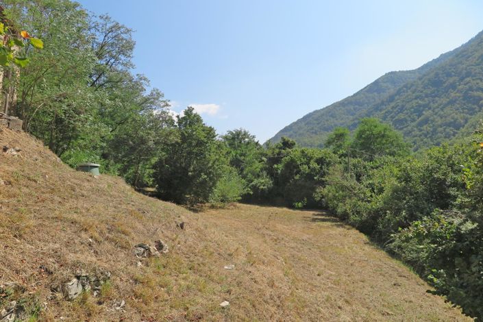 Image No.85-5 Bed Property for sale