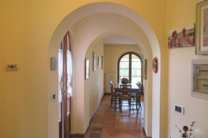 Image No.13-6 Bed Property for sale