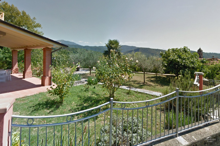 Image No.2-6 Bed Property for sale