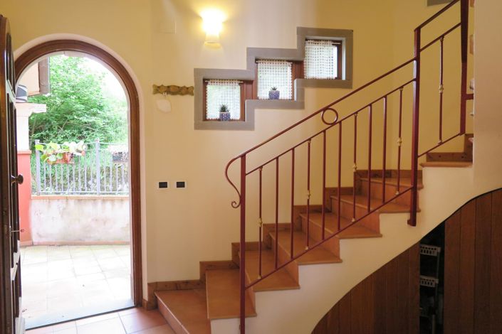 Image No.29-6 Bed Property for sale