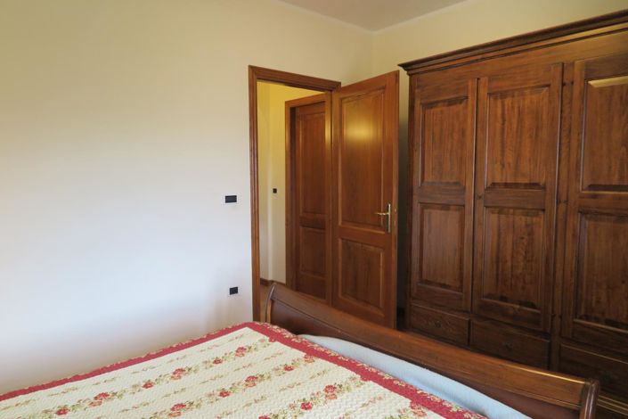 Image No.36-6 Bed Property for sale