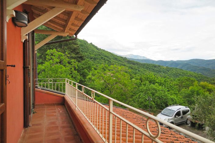 Image No.37-6 Bed Property for sale