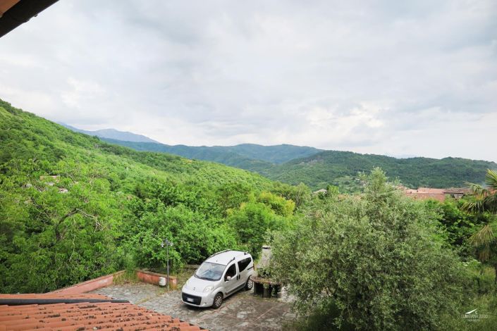 Image No.39-6 Bed Property for sale