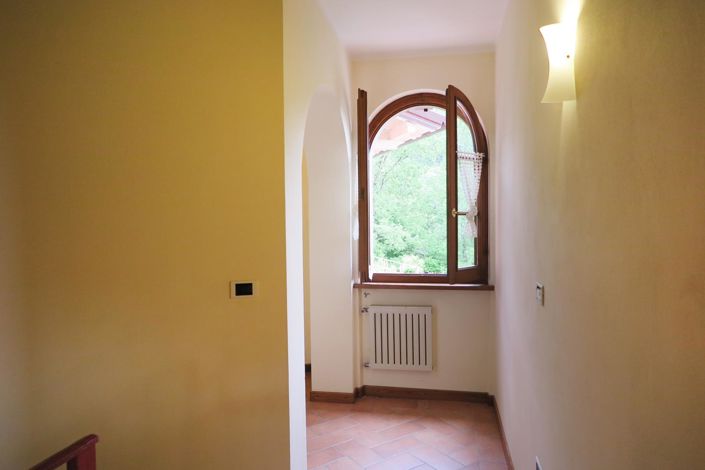 Image No.49-6 Bed Property for sale