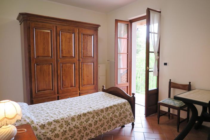 Image No.54-6 Bed Property for sale