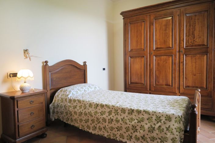 Image No.57-6 Bed Property for sale