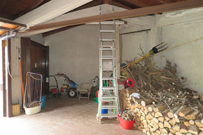 Image No.81-6 Bed Property for sale