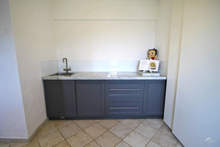 Image No.18-3 Bed Property for sale