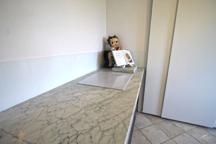 Image No.20-3 Bed Property for sale