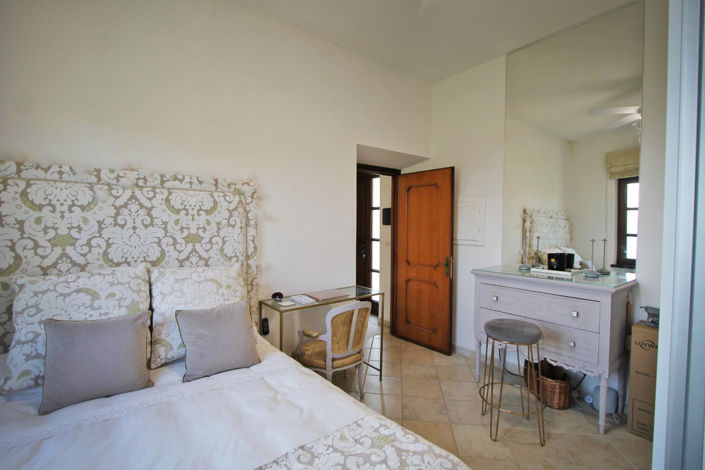 Image No.40-3 Bed Property for sale