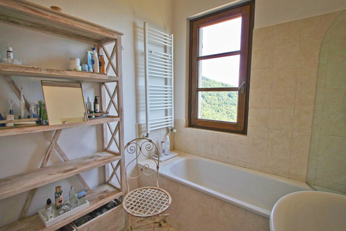 Image No.54-3 Bed Property for sale