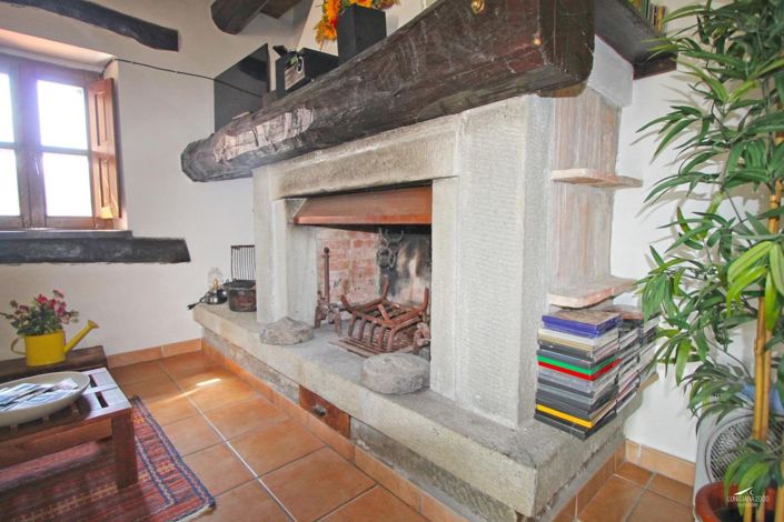 Image No.12-2 Bed Property for sale