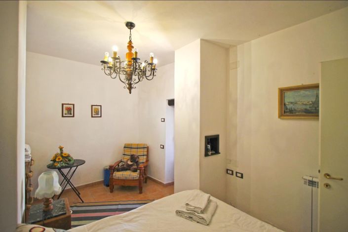 Image No.22-2 Bed Property for sale