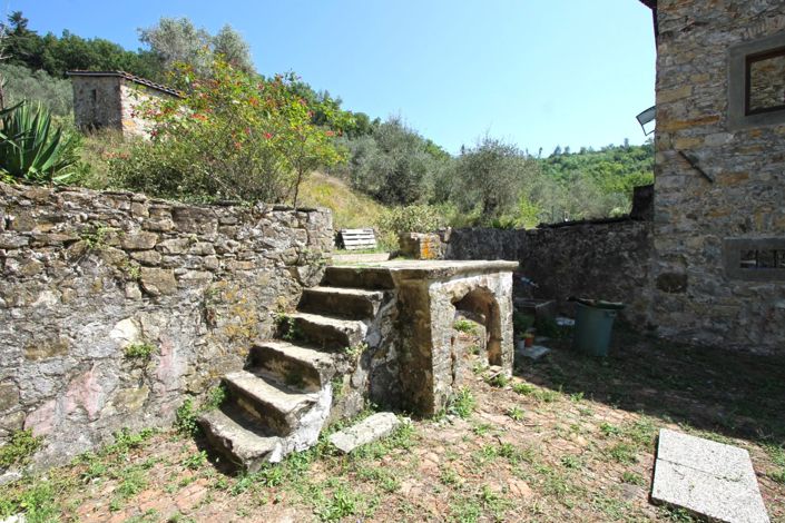 Image No.10-10 Bed Farmhouse for sale