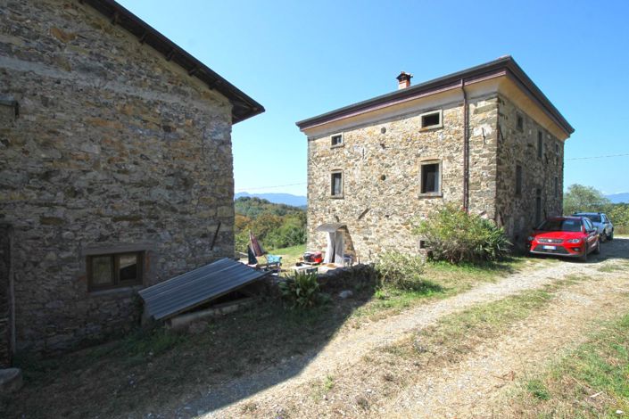 Image No.11-10 Bed Farmhouse for sale