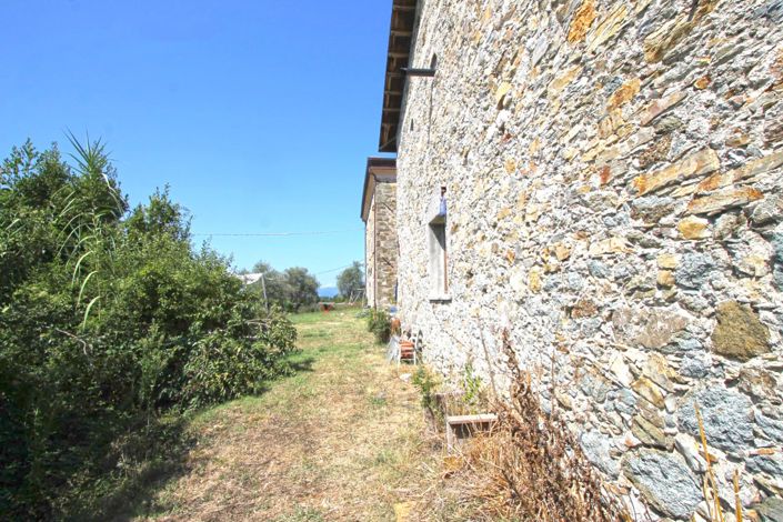 Image No.15-10 Bed Farmhouse for sale