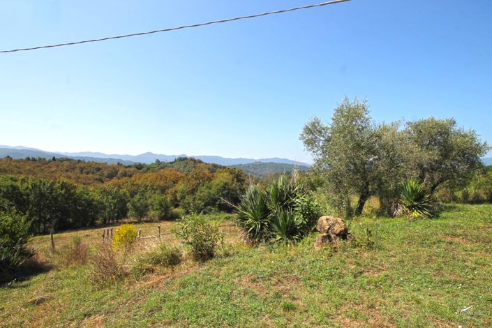 Image No.16-10 Bed Farmhouse for sale