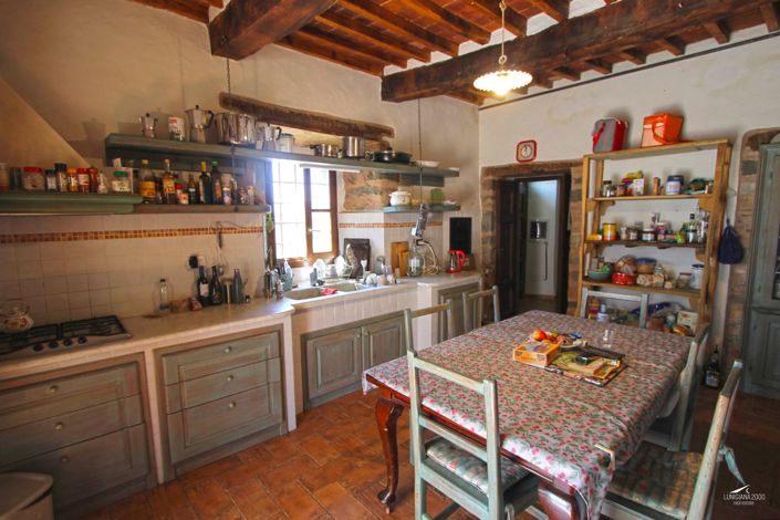 Image No.19-10 Bed Farmhouse for sale