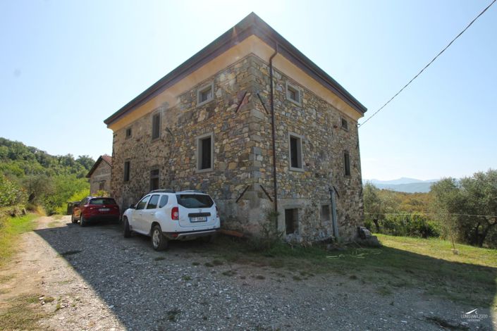 Image No.2-10 Bed Farmhouse for sale