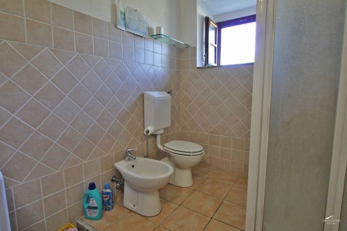 Image No.28-10 Bed Farmhouse for sale