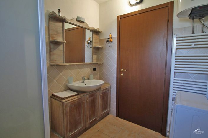 Image No.29-10 Bed Farmhouse for sale