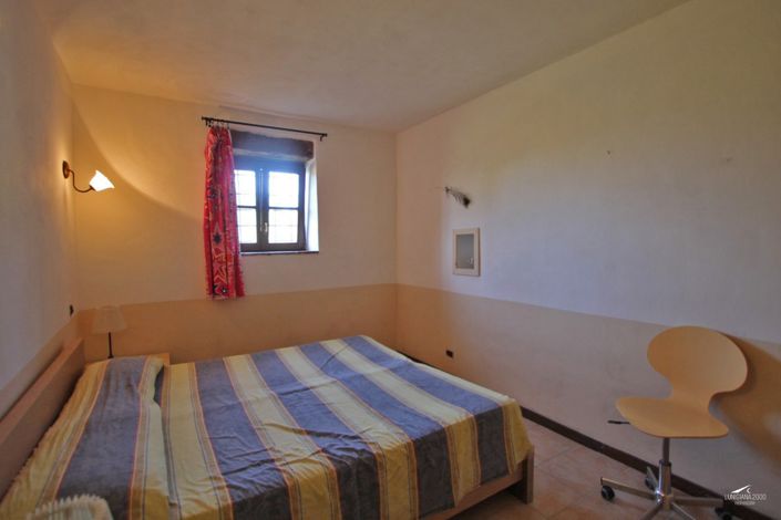 Image No.31-10 Bed Farmhouse for sale