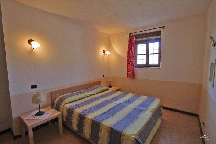 Image No.32-10 Bed Farmhouse for sale