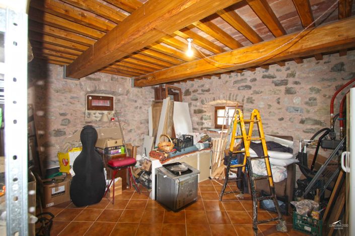 Image No.34-10 Bed Farmhouse for sale