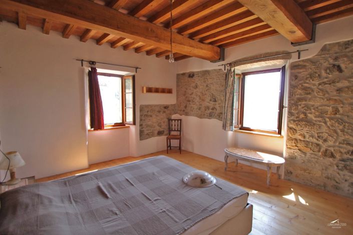 Image No.44-10 Bed Farmhouse for sale