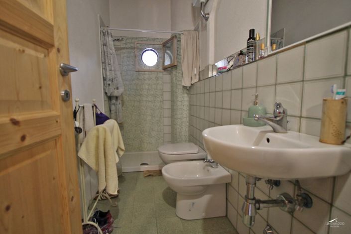 Image No.47-10 Bed Farmhouse for sale