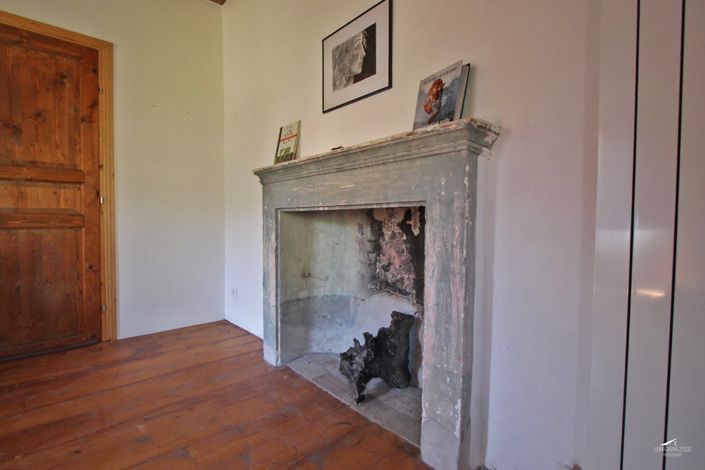 Image No.50-10 Bed Farmhouse for sale